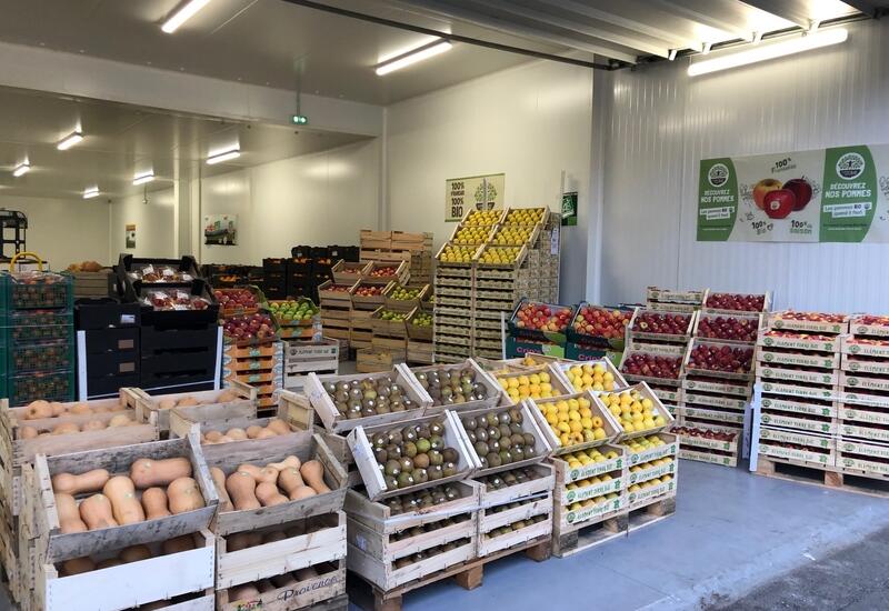 Sur ses 600 m2 de surface de vente, MinBio propose une offre très majoritairement d’origine locale. © Min de Marseille-Provence