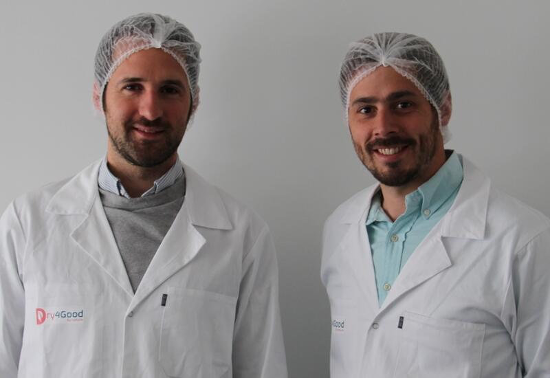 Romaric Janssen (à droite) :"Avec mon partenaire, Jean-Gabriel Dijoud, nous nous sommes aperçus que les ingrédient de qualité ne sont pas nombreux dans l’industrie agroalimentaire". © Dry4Good