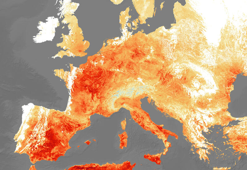C’était le 25 juillet dernier. Une vague de chaleur extrême a frappé l'Europe avec des températures culminant jusqu'à 39-40° C. Les climatologues s’entendent à dire que ce type d’évènements devraient se répéter dans les années qui viennent.   © Données Copernicus Sentinel ...