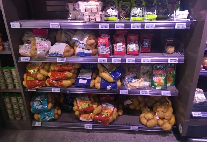 En magasins, aucune véritable rupture de stock de pommes de terre  n'a été constatée depuis le début du confinement.  © Claire Tillier - FLD