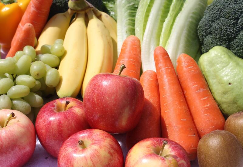 display de fruits et légumes 