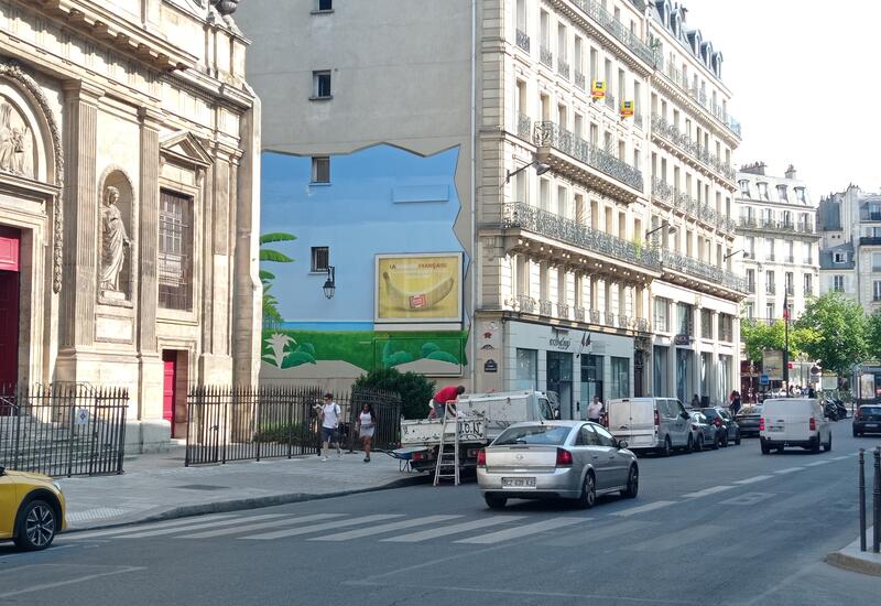 Street art fresque trompe-l'oeil de bananeraie en cours de réalisation. Banane de Guadeloupe et de Martinique.