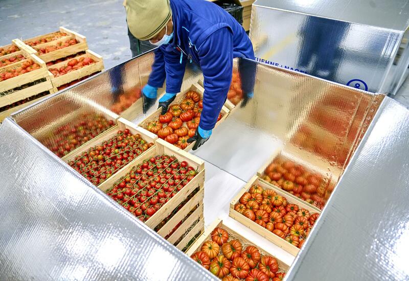 Kuehne+Nagel a développé un carton export totalement tapissé d’aluminium pour une meilleure préservation des produits sur la longue durée. Il est dédié à des produits premium et/ou expédiés sur des destinations très lointaines.