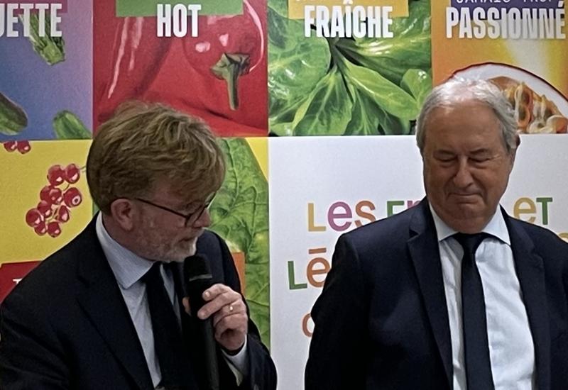 Remise de la Légion d'Honneur à Laurent Grandin par Marc Fesneau au salon de l'Agriculture 2024. 