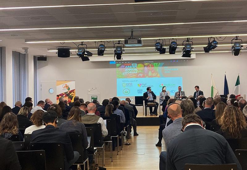 photo de la salle vue de dos lors du premier forum annuel de l'AREFLH le 6 novembre à Bruxelles.