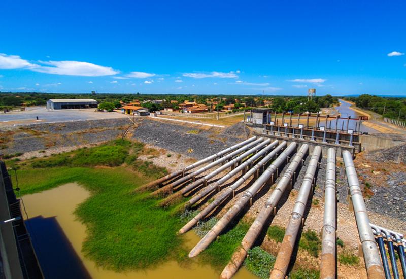 <em class="placeholder">canal irrigation Brésil</em>