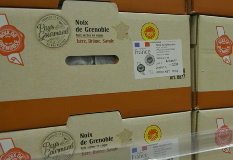 <em class="placeholder">cartons de noix de Grenoble AOP.</em>
