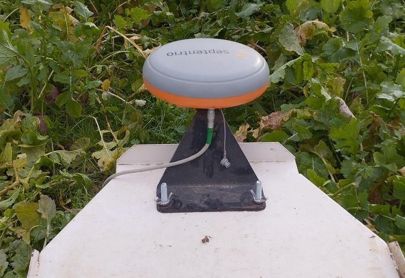 <em class="placeholder">Antenne du robot OZ de Naïo.</em>