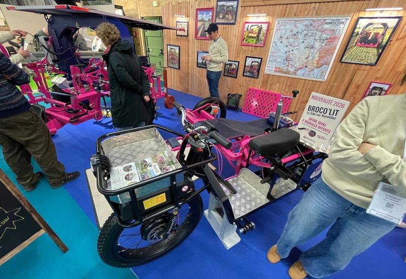 <em class="placeholder">Side-car maraîcher électrique Broco'Lit de l'entreprise bretonne Romanesco au salon du Sival 2026</em>