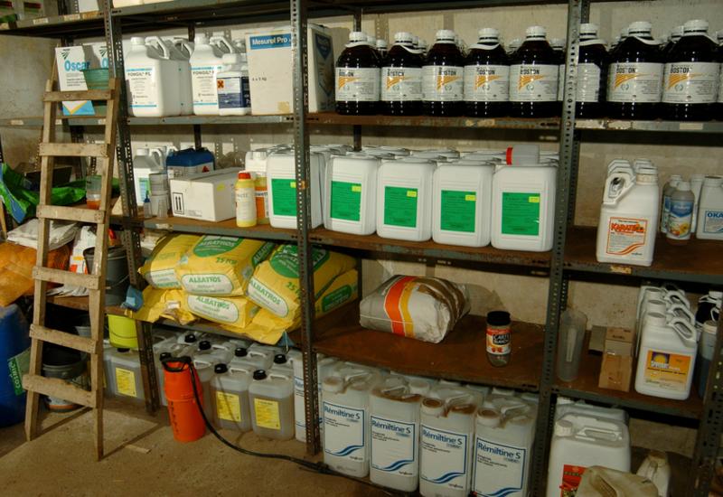 <em class="placeholder">local de stockage de produits phytosanitaires</em>