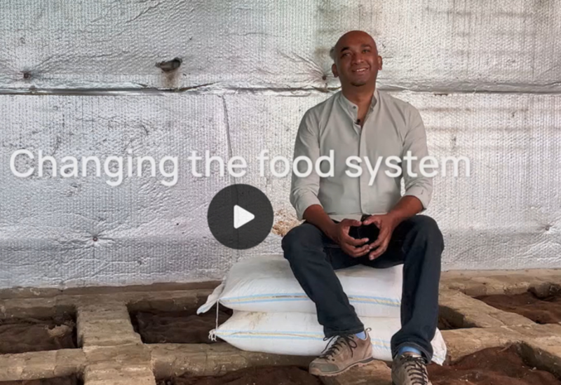 <em class="placeholder">Capture d'écran du témoignage de l’indien Vikash Abraham, à la tête d’Urban Farms Co, recueilli dans le cadre du projet Resilience Food Stories. </em>