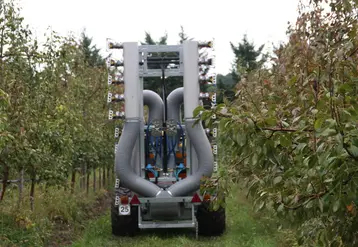 Ces vingt dernières années, les insecticides les plus toxiques pour l’homme ont été supprimés. Les nouveautés homologuées ont un meilleur classement. © RFL