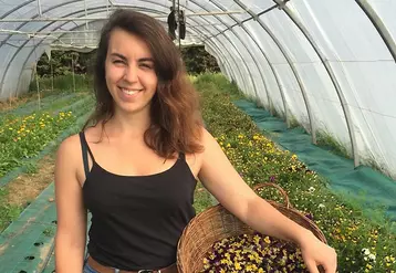 Elodie Teixeira a su convaincre les banques et le financeur solidaire Airdie pour un projet hors du commun : produire des fleurs comestibles.  © O.Bazalge