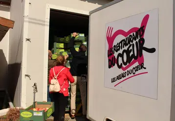 Les restaurants du Coeur ont bénéficié du premier don de la nouvelle association Solaal occitanie. © RFL