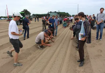 Près de 90 participants ont assisté aux démonstrations de matériels.