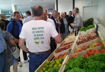 Gautier Semences a partagé sa passion pour la création des variétés de demain depuis 70 ans, lors d'une journée anniversaire à Eyragues, siège et « terroir » de l'entreprise.