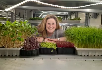 Valérie Defontaine-Lobel, dirigeante de la ferme « La micro pousse du bout d’haut » a déjà des « petits secrets » de production pour sa gamme de micropousses. 