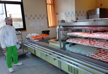 cantine scolaire yaourt clémentine carotte rapée