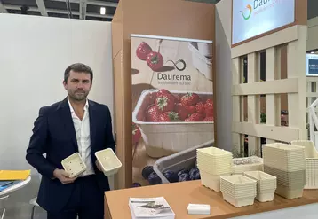 Stand Daurema avec Frédéric Salomon à Fruit Logistica 2024. 