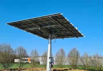 Quatre trackers photovoltaïques ont par exemple été installés pour couvrir une partie de la consommation électrique de la station de conditionnement.