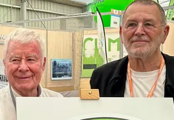 André Pinatel, président de France Pistaches et Olivier Baussan, président de Pistache de Provence présentant la nouvelle marque collective Pistaches de France le 15 octobre 2024 sur salon med’agri à Avignon dans le Vaucluse. 