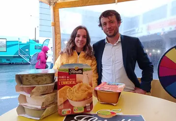 deux personnes de Florette présentent des nouveaux produits.