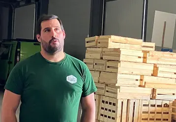 <em class="placeholder">Anthony Garcin, maraîcher à Guimps en Charente. </em>