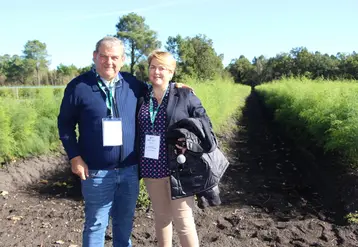<em class="placeholder">Jean-Pierre Bouillac et Danielle Chambaraud, producteurs d'asperges et de vin en Gironde.</em>