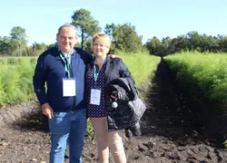 <em class="placeholder">Jean-Pierre Bouillac et Danielle Chambaraud, producteurs d'asperges et de vin en Gironde.</em>