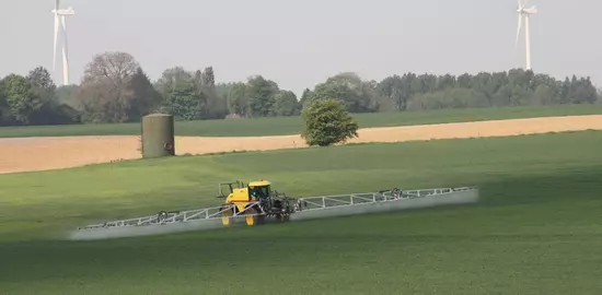 Moins de deux traitements en moyenne sur blé tendre en 2020.Les maladies sont restées confinées au printemps 2020... © V. Marmuse