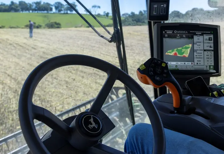 <em class="placeholder">Cabine de tracteur avec console OAD modulation de dose d&#039;azote.</em>