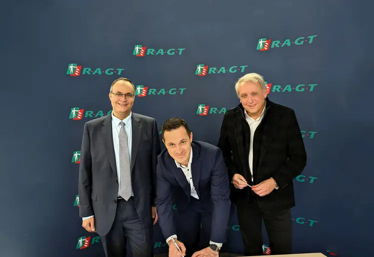 <em class="placeholder">Laurent Guereiro, Damien Robert de RAGT, Eric Verjux, de DeleplanquePar son union avec Deleplanque, RAGT complète son offre de variétés cultivées, notamment en betterave ...</em>