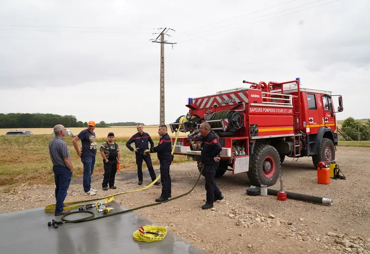 <em class="placeholder">Journée de prévention des feux de champs avec les pompiers du SDIS 28 et des agriculteurs d&#039;Eure-et-Loir</em>