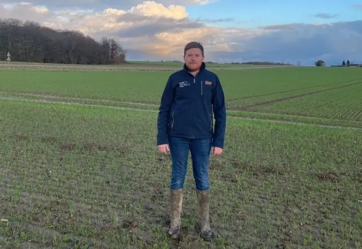 <em class="placeholder">Paul Grebert, polyculteur et éleveur de carpins à Piffonds dans l’Yonne.</em>
