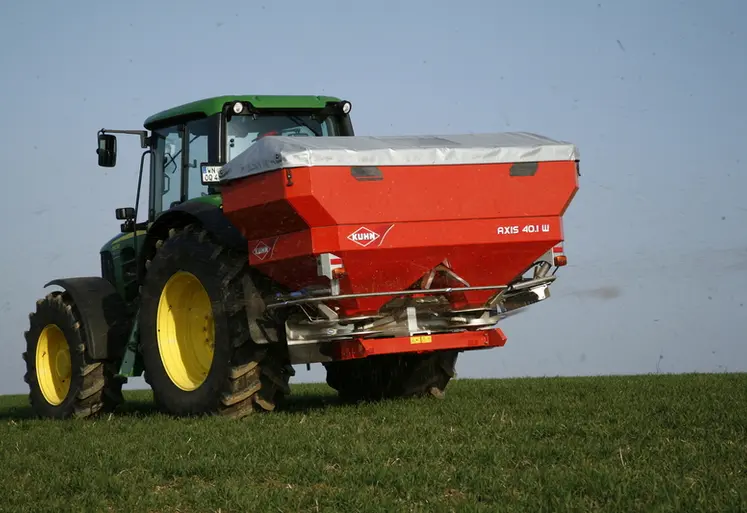 <em class="placeholder">Epandeur d'engrais Kuhn</em>