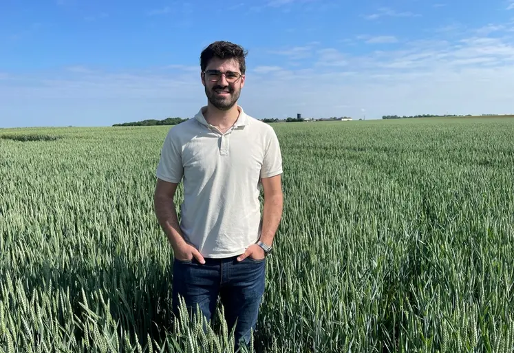 <em class="placeholder">Antoine Martin, agriculteur à Pouillé en Vendée dans son champ de blé</em>