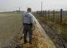 <em class="placeholder">Agent de l&#039;OFB lors d&#039;un contrôle sur un fossé.</em>