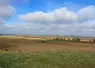 <em class="placeholder">Parcelle avec tracteur équipé d'un semoir à céréales en Charente.</em>