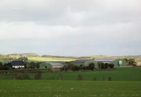 <em class="placeholder">Terres et bâtiments agricoles.</em>