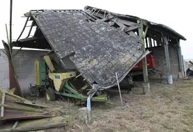 <em class="placeholder">Bâtiment agricole écroulé suite à des intempéries. </em>