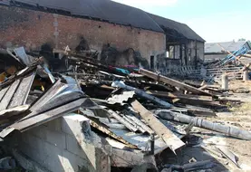 <em class="placeholder">Bâtiments agricoles dévastés après un incendie. sinistre. indemnisation assurances. dégâts du feu</em>