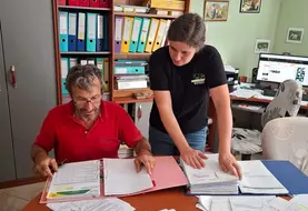 <em class="placeholder">Alain et Sarah Rosenblatt, agriculteur à Kappelen</em>