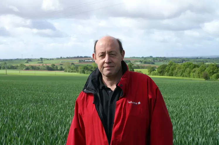 Après avoir cultivé 10 hectares de féverole en production de semences en 2020, Philippe André va y ajouter 10 hectares pour de la culture de vente en 2021. © V. Bargain