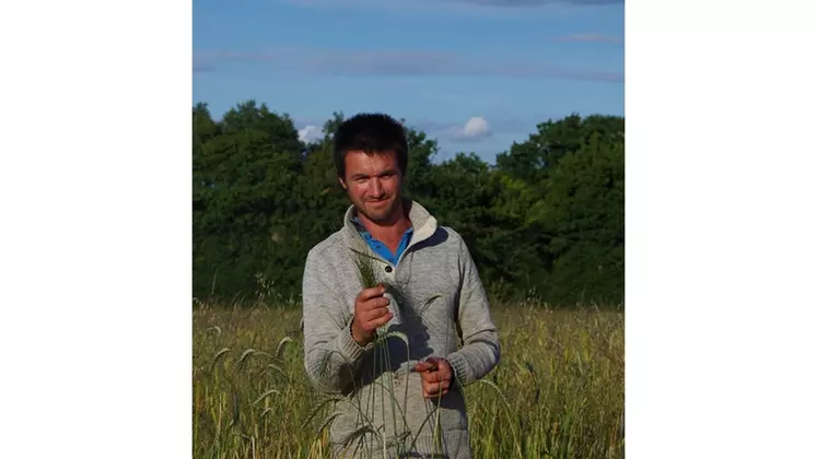 Vincent Lefèvre, agriculteur à Saint-Fargeau (Yonne)"Je ne fais aucun désherbage mécanique sur mes sols en bio."