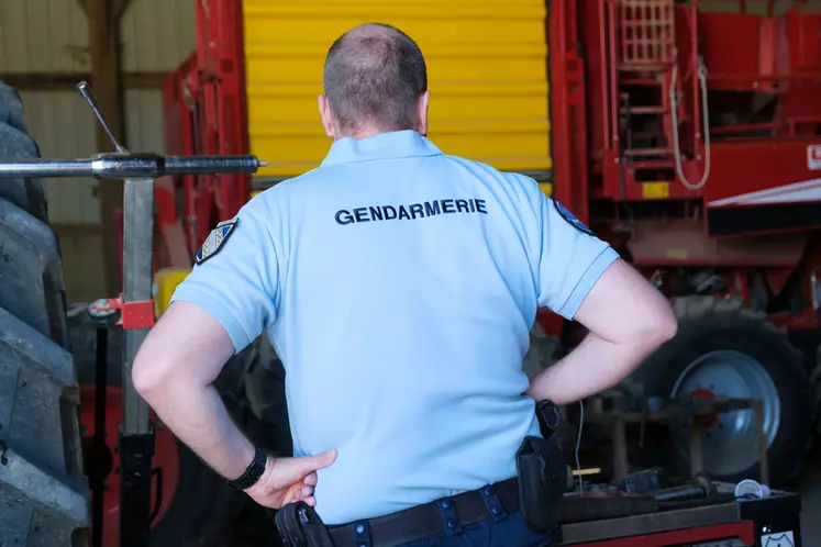 Contacter la gendarmerie est le premier réflexe à avoir en cas de vols ou dégradations sur une exploitation agricole