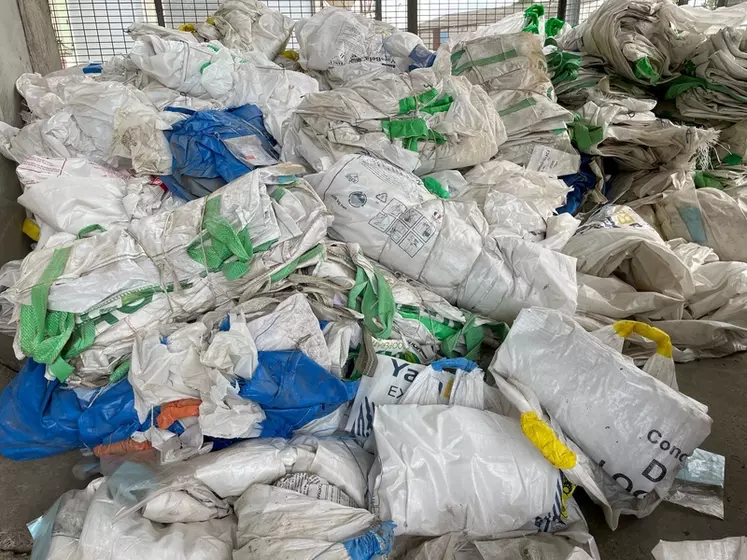 sacs big bags en fagot pour être collectés et recyclés, recyclage du plastique filière Adivalor