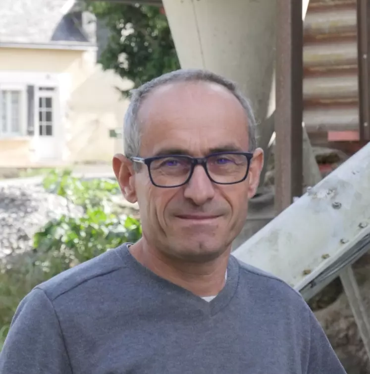 <p>Jean-François Varvou, agriculteur à Bossay-sur-Claise (37),</p><p>&amp;quot;Mon déchaumeur dispose de dents fines et fissuratrices. Je travaille lentement (6 à 7 km/h ...