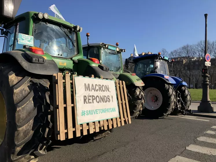 tracteurs aux Invalides