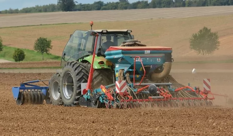 Un bon ressuyage des sols est important avant de préparer la parcelle à accueillir un semis de colza.