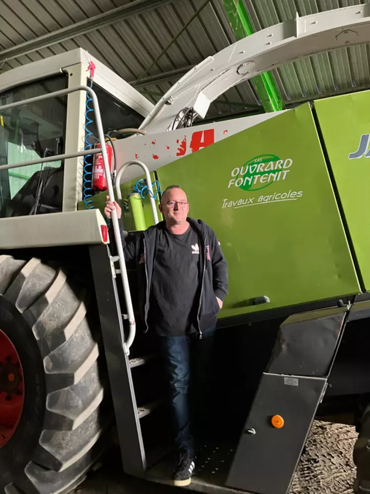 Paul Ouvrard à la tête de la SAS Ouvrard Fontenit, entreprise de travaux agricoles en Vendée. Novembre 2023